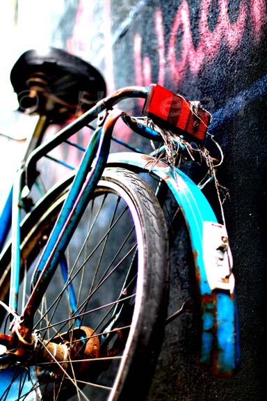 IMG_6268 neon broken bicycle graffiti